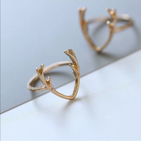 Jewelry - 🌻 5/$25 🌻 Gold Antler Ring Dainty